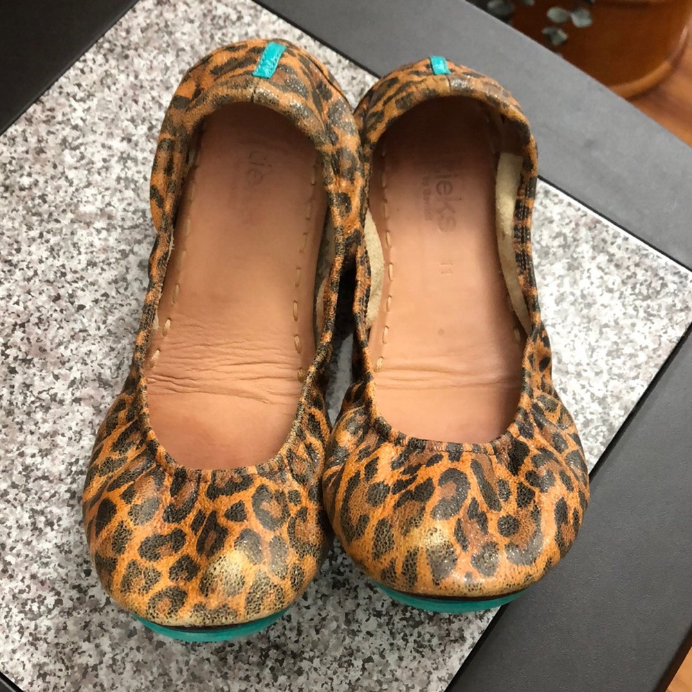 Leopard Tieks size 11 toe wear